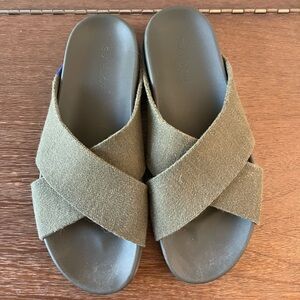 Rothy’s sandals